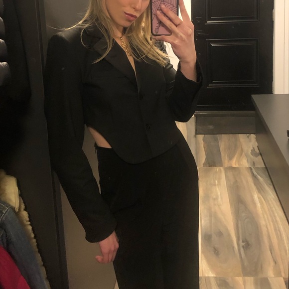 selling this cropped zara blazer! - Picture 3 of 5